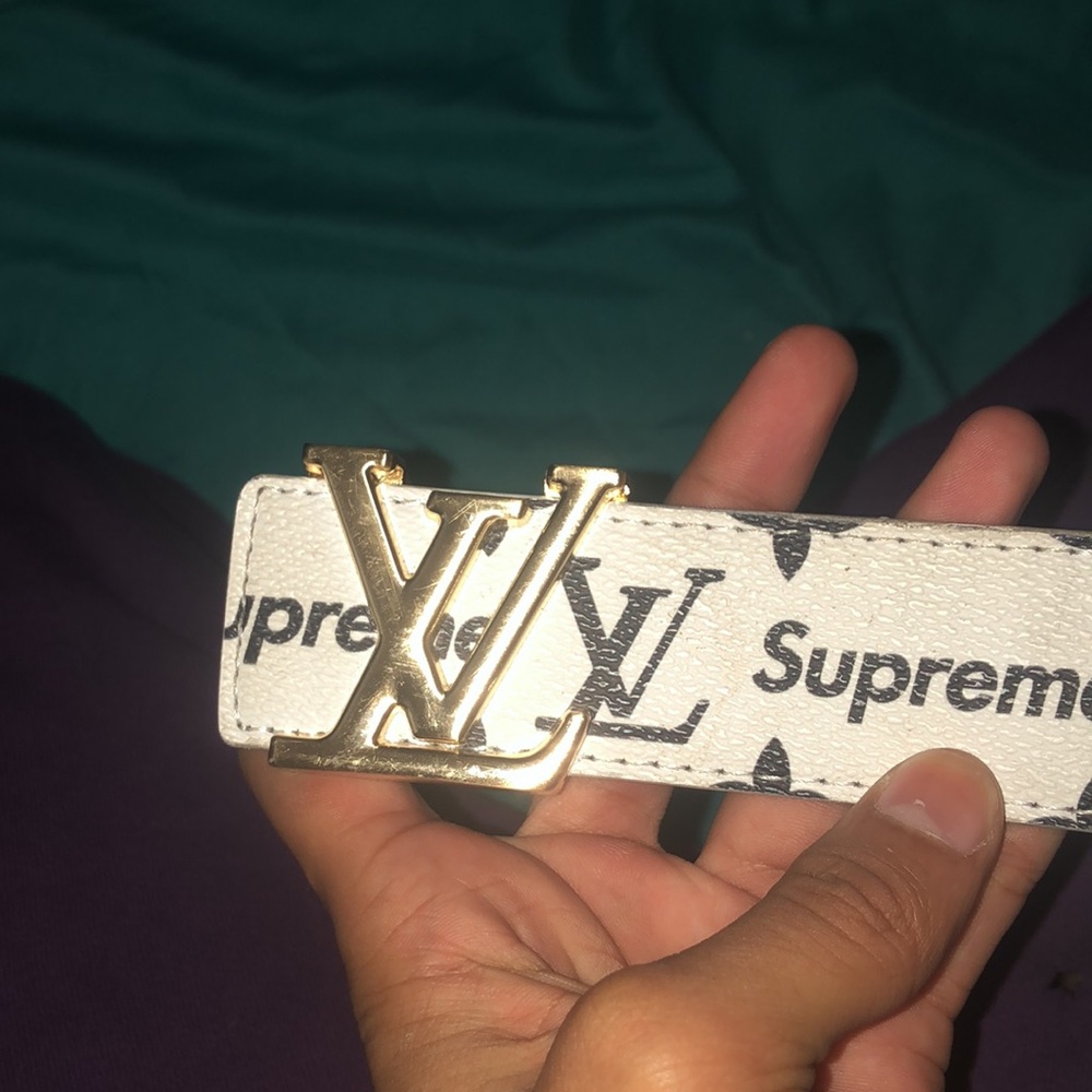This is a Luis Vuitton supreme belt it is a collab - Picture 6 of 7